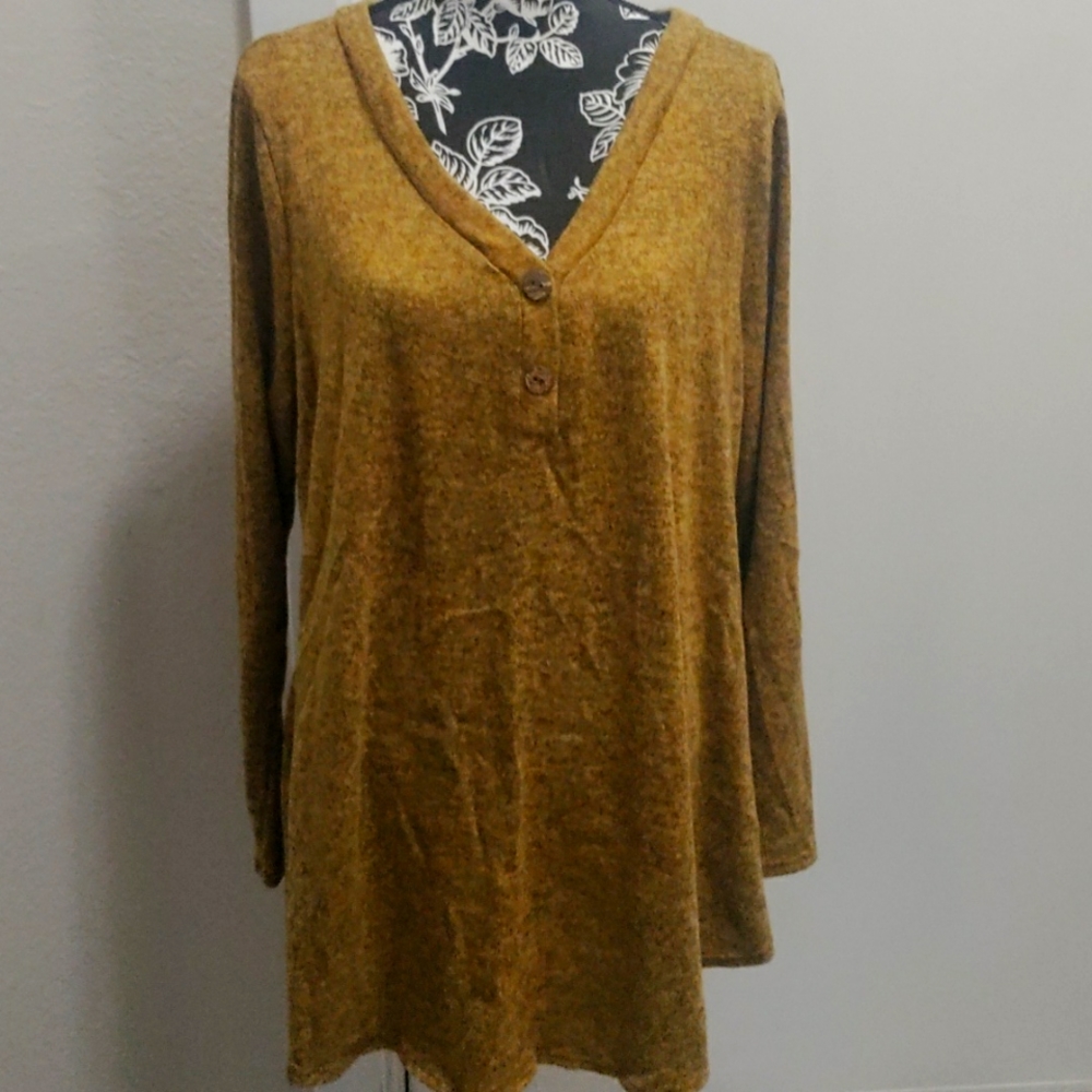 Reborn J Plus Gold and Black sweater